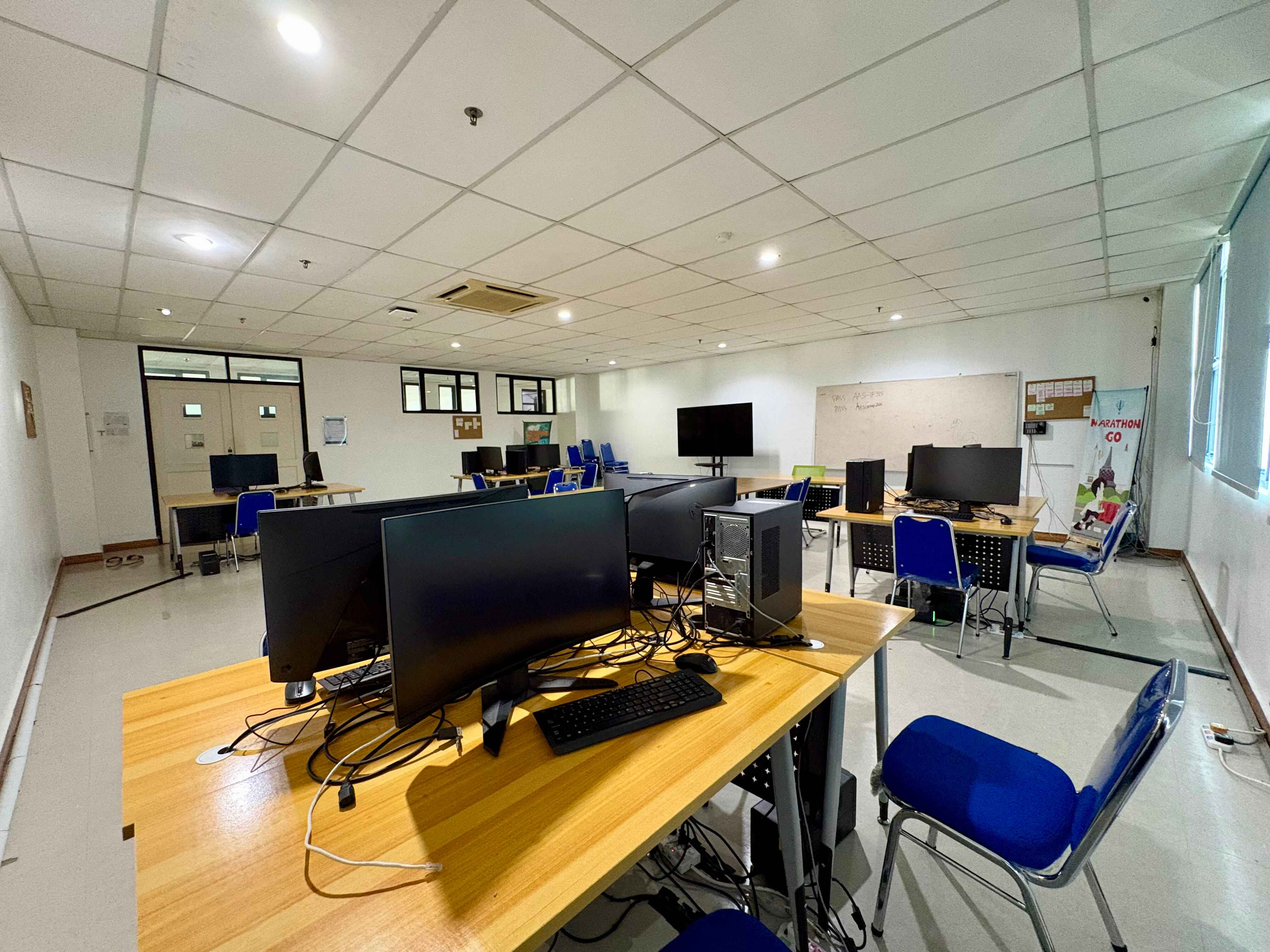 GU 604 (Workspace Multimedia)